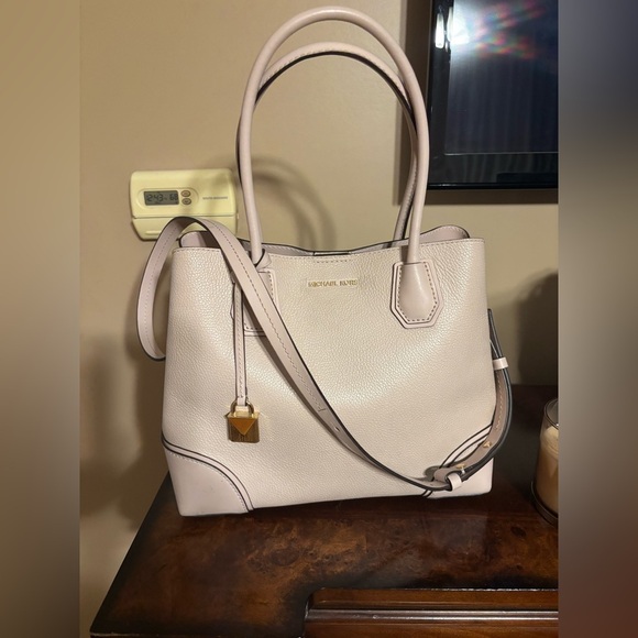 MICHAEL Michael Kors | Bags | Michael Kors Soft Pink Tote  Michael Kors Light pink Tote with Gold Accents